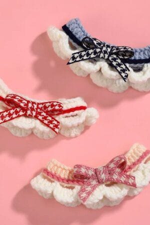 Cute Bow-Knot Hand-Knitted Pet Bandana Collar – Adjustable Saliva Towel for Cats & Puppies