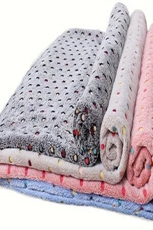 Soft Fluffy Pet Blanket – Cute Dot Pattern Cozy Warm Bed & Sofa Cover for Dogs & Cats